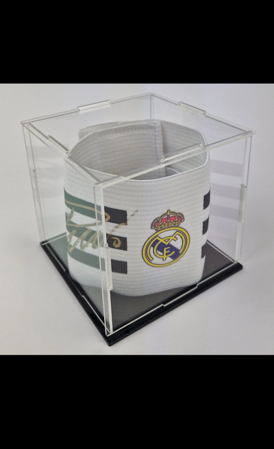 Cristiano Ronaldo CR7 hand singed captain armban Real Madrid