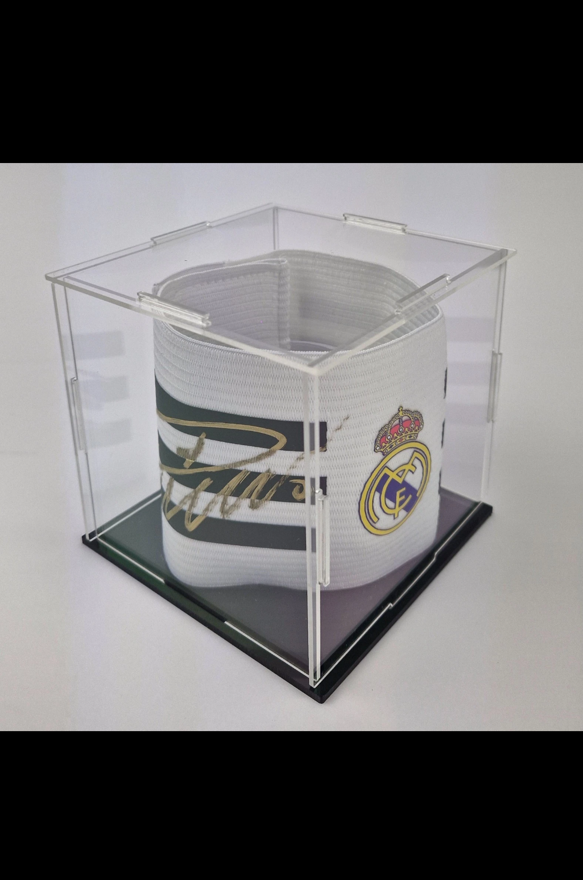 Cristiano Ronaldo CR7 hand singed captain armban Real Madrid