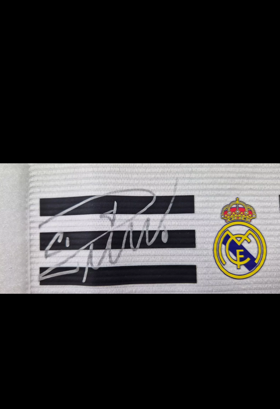 Cristiano Ronaldo CR7 hand singed captain armban Real Madrid